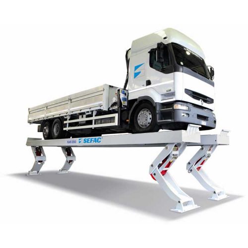 ELEVADOR INDUSTRIAL CON PLATAFORMAS ELECTRO HIDRÁULICAS KAR250