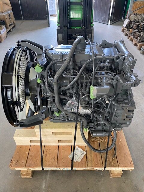MOTOR CASE 210B / 240B 4HK1-X